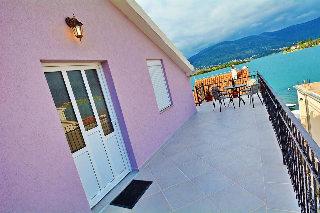 Apartments Bella Di Boka Tivat Rum bild